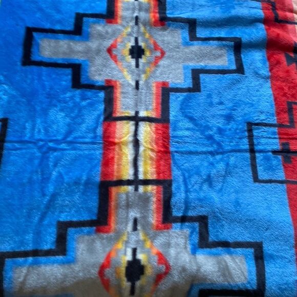 Queen Plush Southwest Design Queen Blanket - Picture 1 of 4
